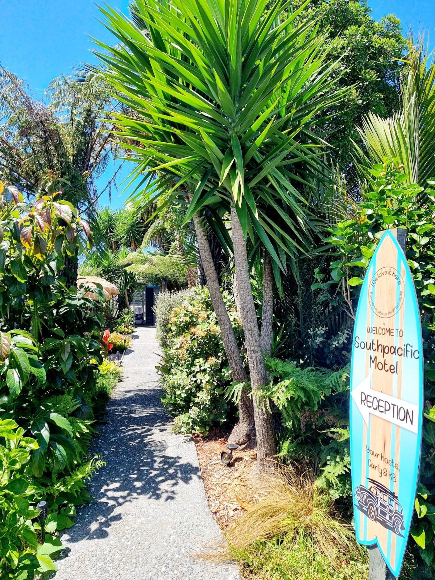 Southpacific Motel Уангамата Экстерьер фото
