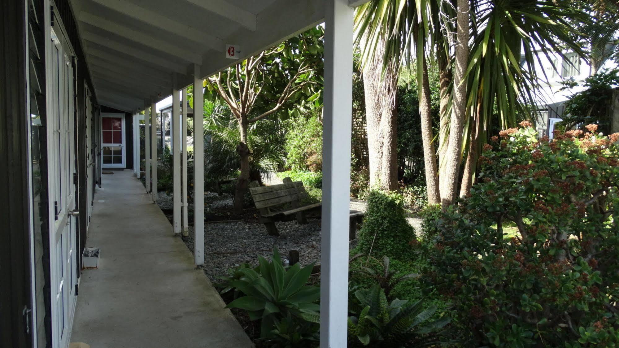 Southpacific Motel Уангамата Экстерьер фото
